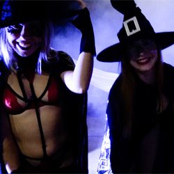 Two witches in lingerie knock on your door... What would you do? Brutal threesome of these horny Brazilians for Halloween ;D